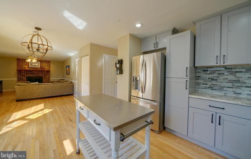 1900 Autumn Ridge Cir, Silver Spring MD 20906-5826 exterior