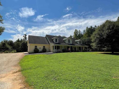 275 Hope Dr, Comer, GA 30629-2952