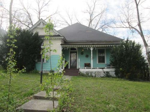 118 Washington Ave, Etowah, TN 37331-1639