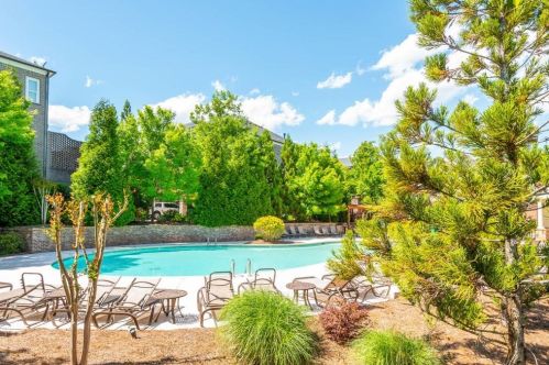 3486 Brookleigh Ln, Atlanta GA  30319-2218 exterior