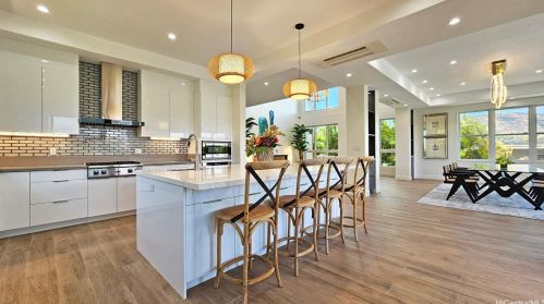 4126 Papu Cir, Honolulu HI  96816-4837 exterior