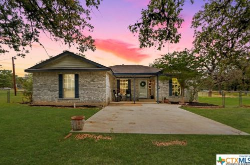 472 Hickory Forrest Dr, Seguin, TX 78155-8246