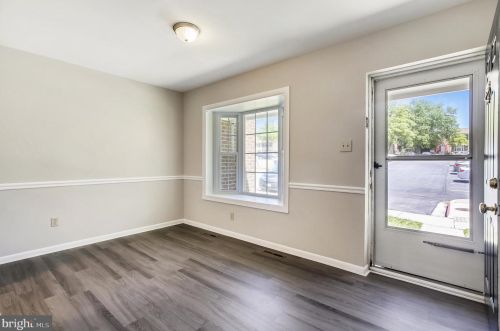 8805 Hayshed Ln, Columbia, MD 21045-2861