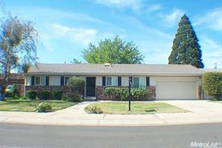 927 Daisy Ave, Lodi, CA 95242-2302