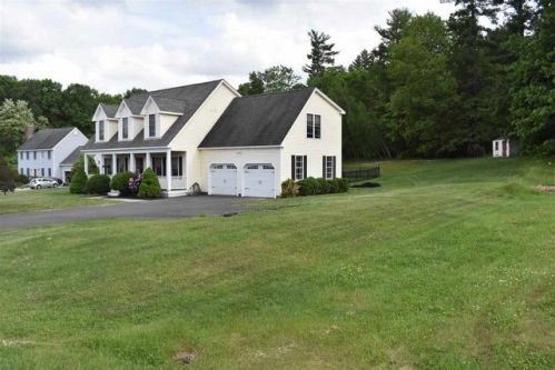 6 Stephen Dr, Stratham, NH 03885-2481