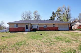 820 15th St, Collinsville, OK 74021-2052