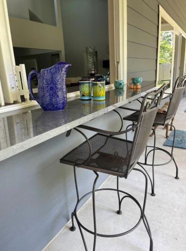 8208 Burrell Dr, Austin TX  78757-8339 exterior