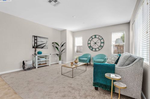 184 Viola St, Tracy, CA 95391-1265