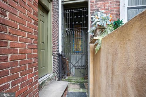 758 10th St, Philadelphia PA 19123-1966 exterior