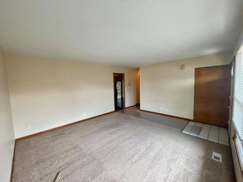 324 Lakeside Dr, Lemont IL  60440-2580 exterior