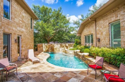 1111 Pebble Beach Dr, Midlothian TX  76063-2645 exterior