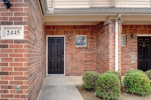 2445 Southcourt Cir, Irving, TX 75038-5666