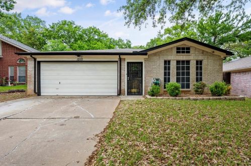 1210 Cardinal Oaks Dr, Midlothian TX  76063-6230 exterior