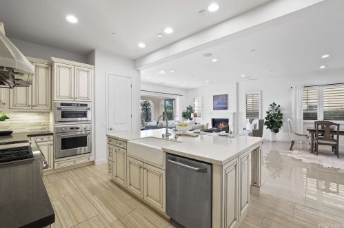 130 Long Fence, Irvine CA  92602-1807 exterior