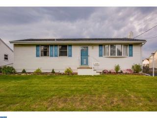 709 Harrison Ave, Magnolia, NJ 08049-1516