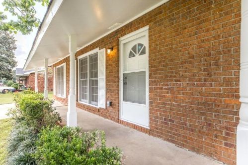112 Emory Dr, Warner Robins GA  31093-1305 exterior