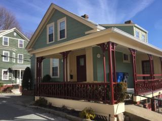 21 Springwood St, Providence, RI 02905-3635