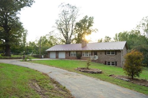 15981 Rockford School Rd, Hurt VA  24563-2704 exterior