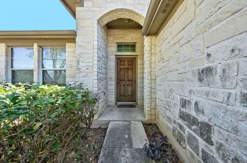 166 Pecanwood, Uhland TX  78640-5275 exterior