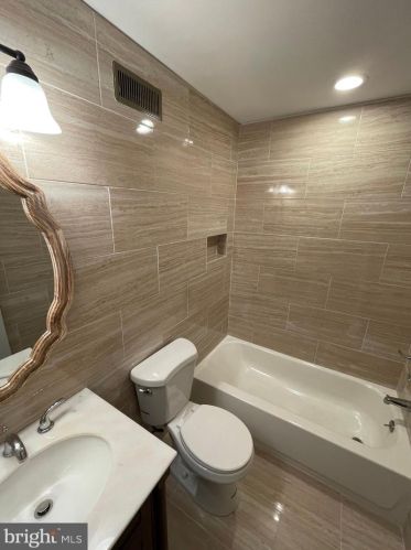 5732 16th St, Philadelphia PA  19141-1702 exterior