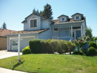 2127 Jayhawk Dr, Lodi, CA 95240-6377