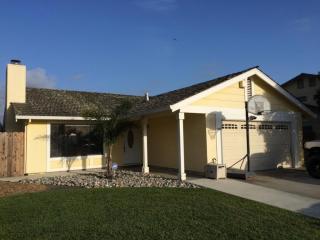 554 Saint George Dr, Salinas, CA 93905-1626
