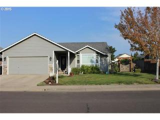 1065 Applegate Pl, Harrisburg, OR 97446-8703