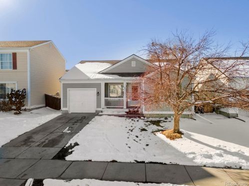 4911 Jasper St, Denver, CO 80239-5639