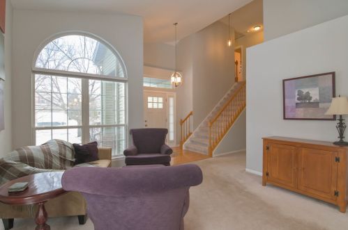 7502 Korbel Dr, Gurnee, IL 60031-5133
