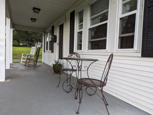 39 Edward St, Coventry, RI 02816-7214