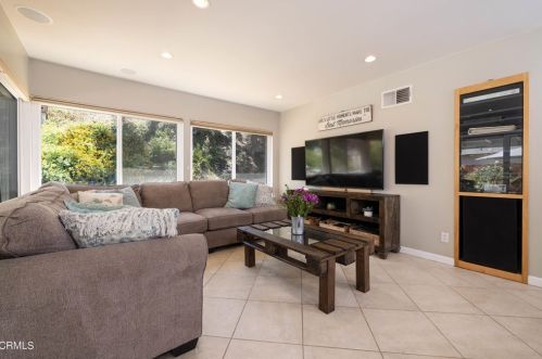 1180 Currier Ave, Simi Valley CA 93065-5162 exterior