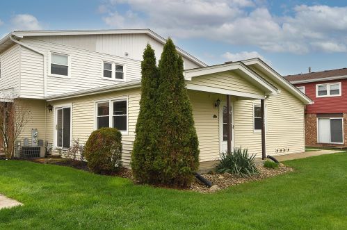 19504 115th Ave, Mokena, IL 60448-1287