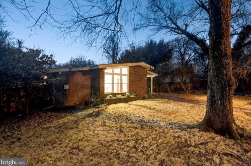 420 Sisson Ct, Silver Spring MD  20902-3151 exterior