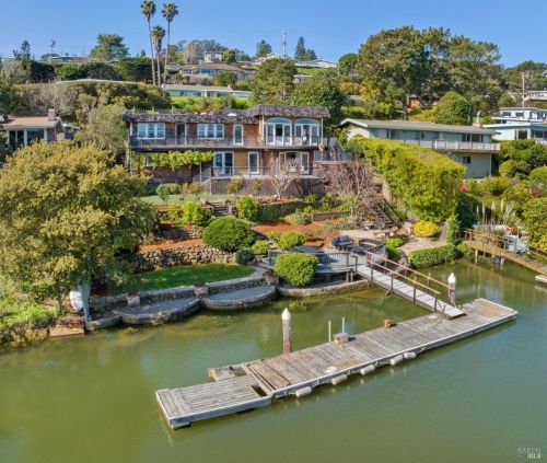 267 Strawberry Dr, Mill Valley, CA 94941-2506