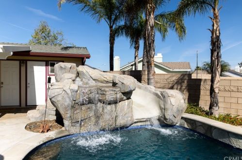 9127 Middlefield Dr, Riverside CA  92508-6261 exterior