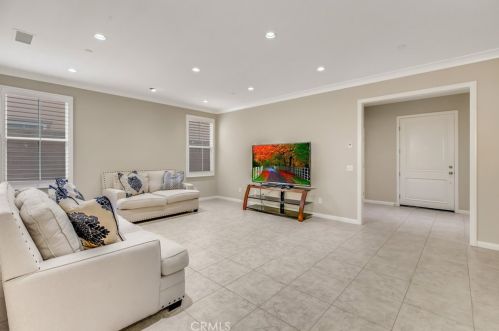 81 Kimbal, Irvine CA  92620 exterior