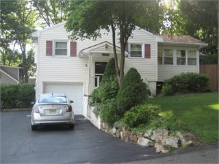 4 Lawrence Ave, Stanhope, NJ 07874-2930