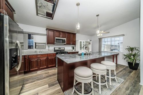 219 Mockingbird Ln, Oceanside, CA 92057-6410