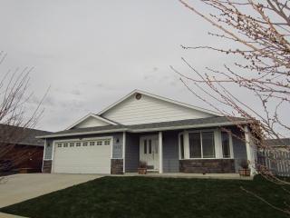 9610 Asher Dr, Amber, WA 99004-8565