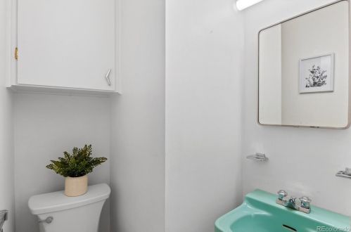 1001 Locust St, Denver CO 80222-7114 exterior