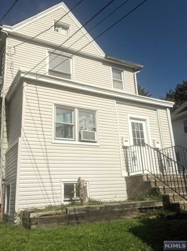 48 Webster St, Ridgefield Park, NJ 07660-1424