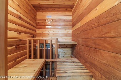 206 Red Hl Rd, Middletown NJ 07748-2408 exterior