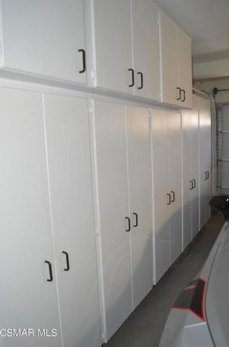 2040 Freesia Ave, Simi Valley CA  93063-3534 exterior