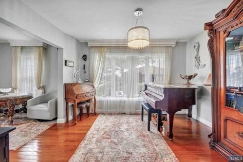 182 12th St, Wood-Ridge NJ  07075-2067 exterior