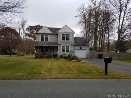 70 Sloop Creek Rd, Berkeley Township, NJ 08721-2033