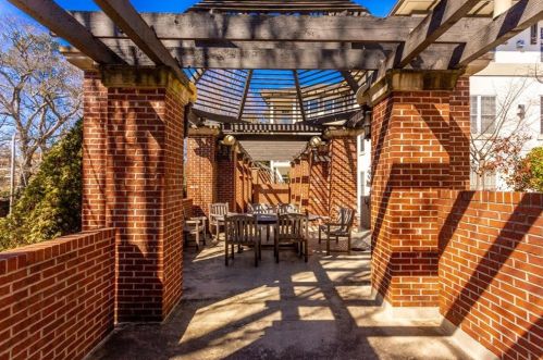 3101 Howell Mill Rd, Atlanta GA  30327-2130 exterior
