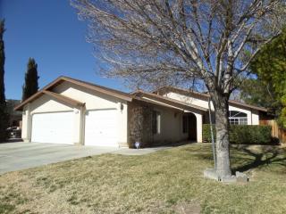 1204 Tamarisk Ave, Ridgecrest, CA 93555-5913