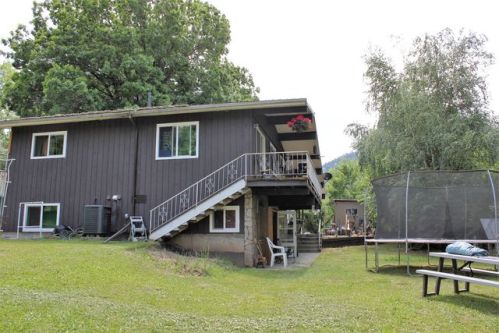 1238 Shriver Rd, Greer, ID 83544-9033