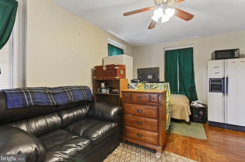 564 Broadway, Hanover PA 17331-2504 exterior