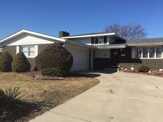 2904 194th St, Lansing, IL 60438-3740